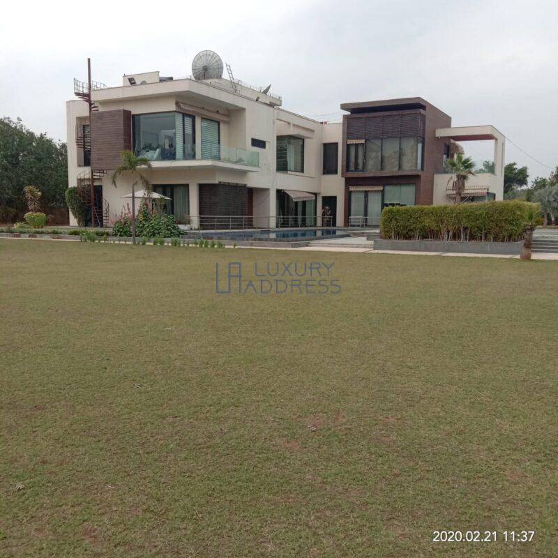 5BHK Semi-Furnished Farmhouse Rent Ansal Villas, Delhi