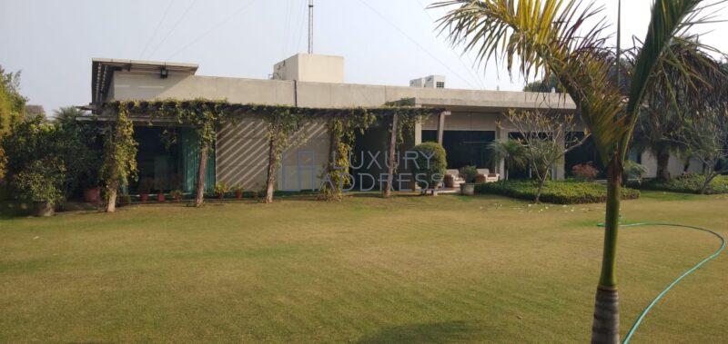 Lavish 6 BHK Farmhouse Rent in Vasant Kunj, South Delhi - Luxury Address