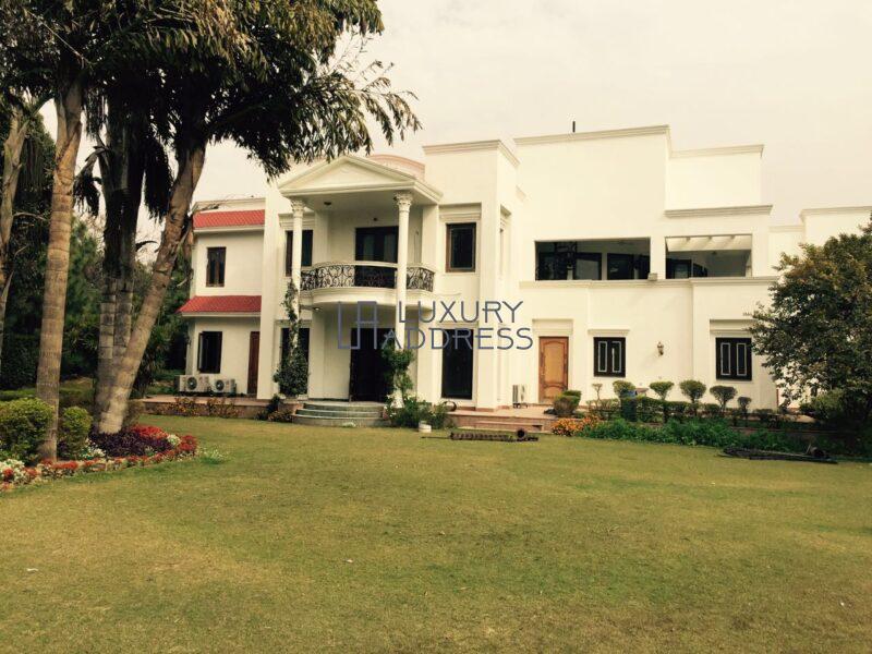 Luxurious 5-Bedroom Semi-Furnished Farmhouse Rent in Vasant Kunj - Luxury Address