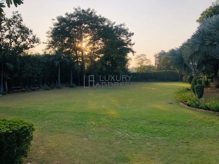 Luxurious 5BHK Semi-Furnished Farmhouse Rent Ghitorni, Delhi