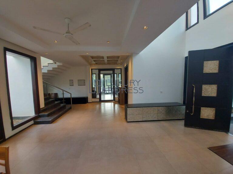 Luxurious 5BHK Semi-Furnished Farmhouse Rent Ghitorni, Delhi