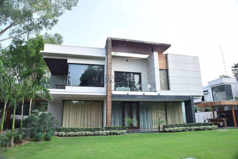 Rent 5BHK Luxury Furnished Farmhouse DLF Chattarpur, Delhi