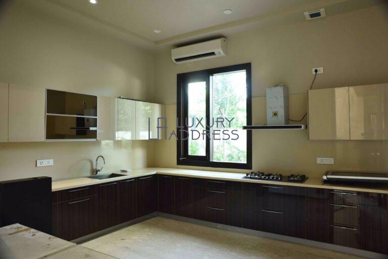 Rent 5BHK Luxury Furnished Farmhouse DLF Chattarpur, Delhi