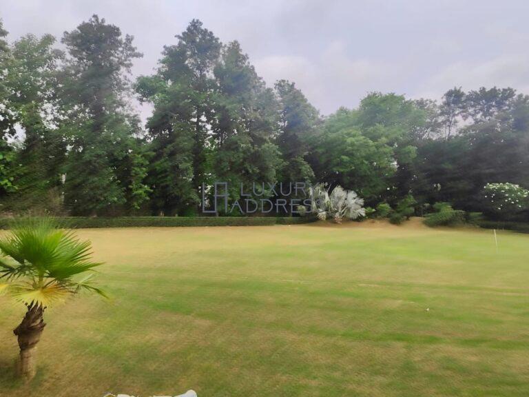 Rent 5BHK Luxury Farmhouse in Radhey Mohan Drive, Delhi