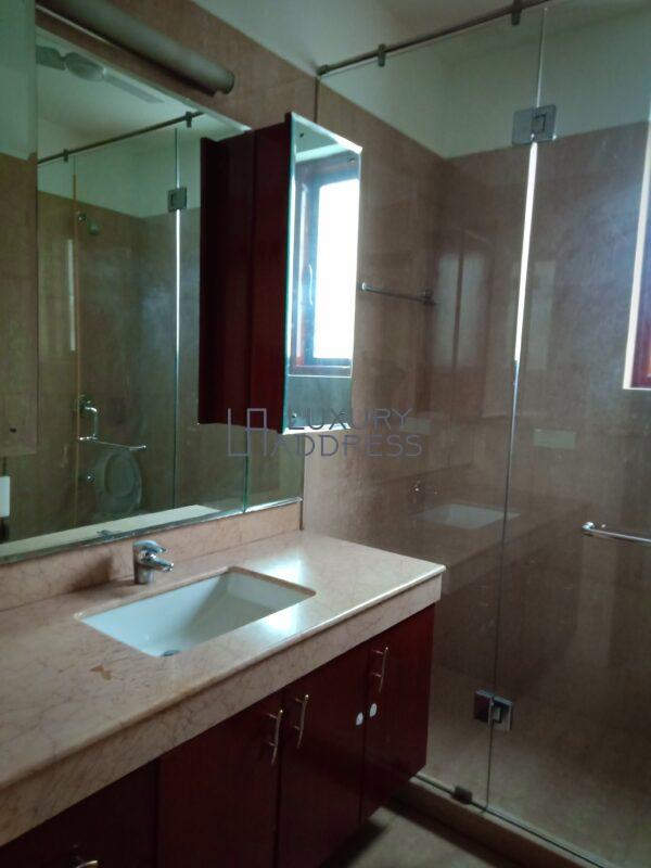 Spacious 3BHK Semi-Furnished Apartment Rent Golf Links, South Delhi - Luxury Address