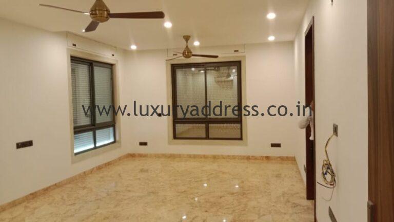 4BHK Semi-Furnished Farmhouse Bandh Road Delhi - Luxury Address