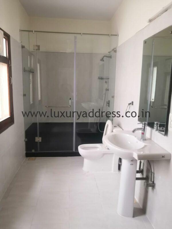 Luxurious 5BHK Independent House in Anand Lok, Delhi - Luxury Address