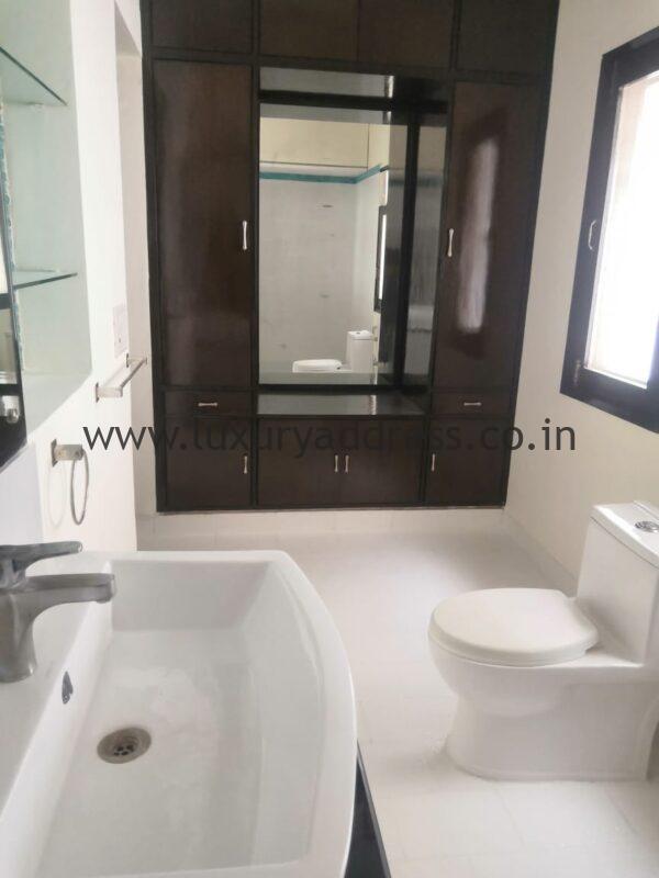 Luxurious 5BHK Independent House in Anand Lok, Delhi - Luxury Address