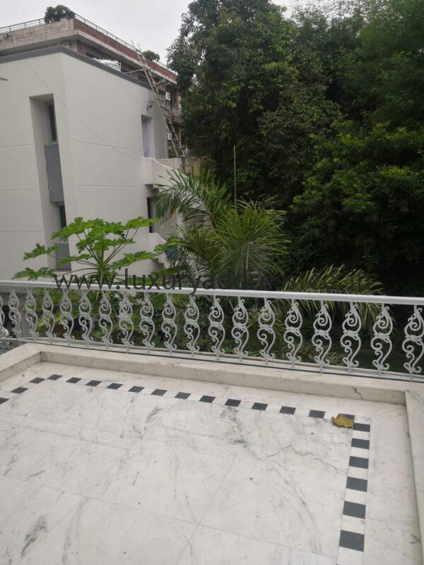 Luxurious 6BHK Independent House in Anand Lok, Delhi - Luxury Address