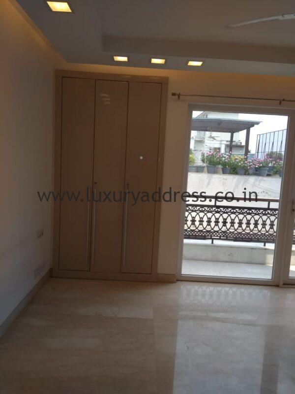 Rent 4BHK Apartment in Anand Lok, Delhi - Luxury Address