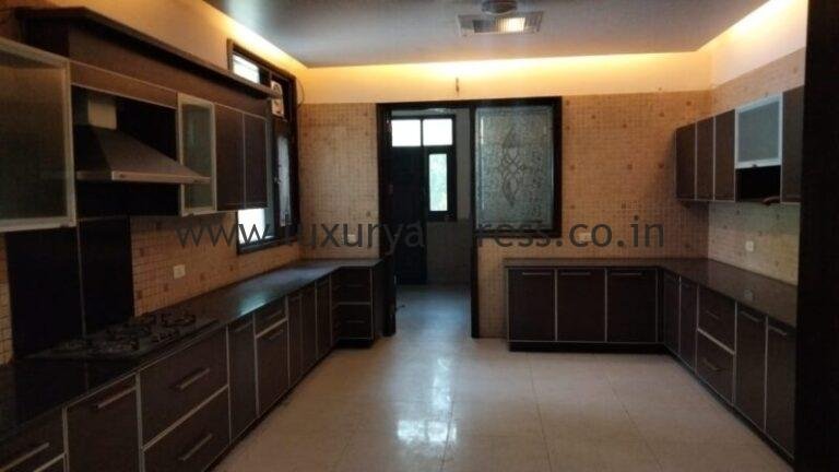 Rent 5BHK Farmhouse on Bandh Road Delhi - Luxury Address