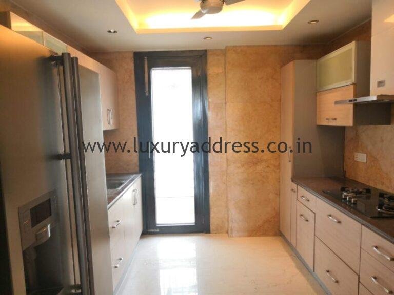 Rent 3BHK Semi-Furnished Flat Defence Colony Delhi - Luxury Address