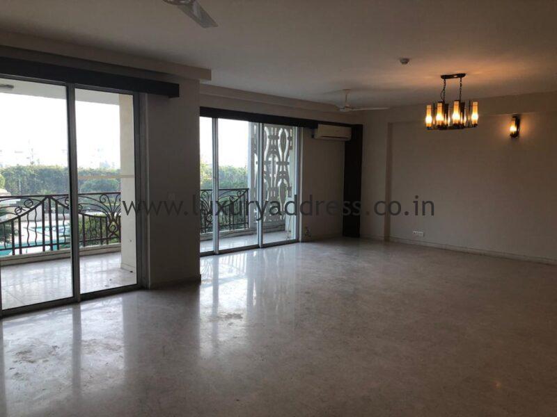 Rent 4BHK Semi-Furnished Flat DLF Summit, Gurugram - Luxury Address